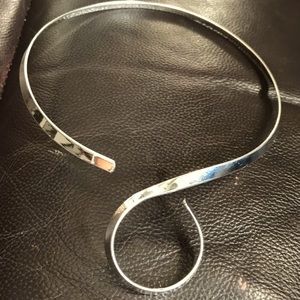 Choker Necklace S Curve